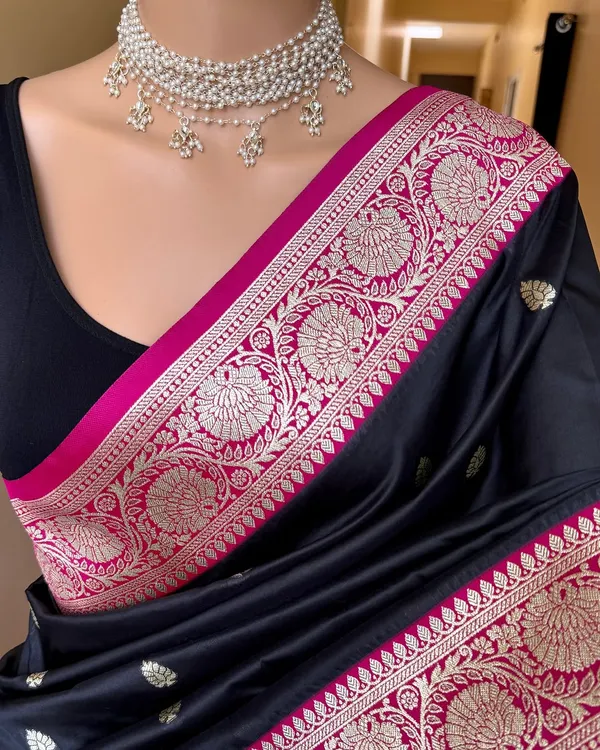 Black_Silk_Jacquard_Saree_For_Women