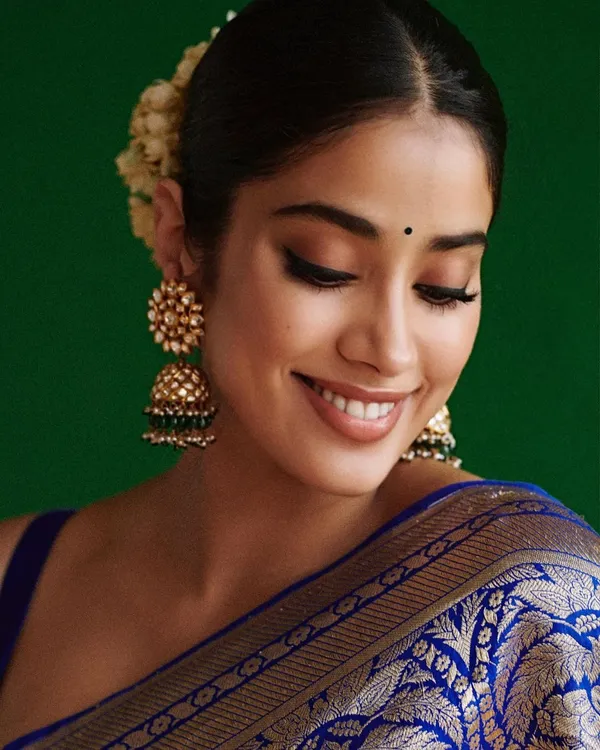Blue_Silk_Jacquard_Saree_For_Women