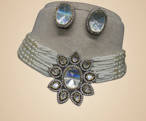 White_&_Silver_Elegant_Design_Gargi_Polki_Kundan_Set_For_Women