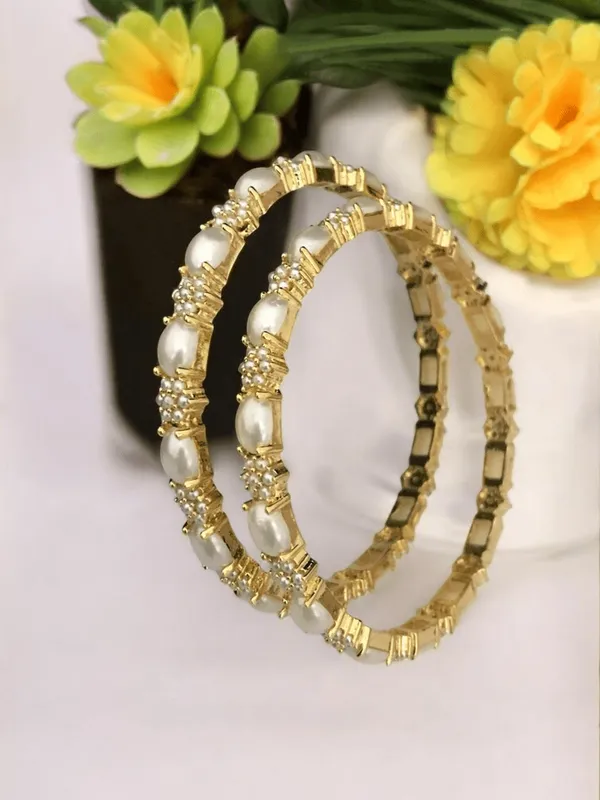 Gold_Elegant_Design_Mrinali_Real_Pearl_Bangles_For_Women