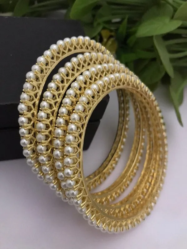 Gold_Elegant_Design_Santati_Real_Pearl_Bangles_For_Women