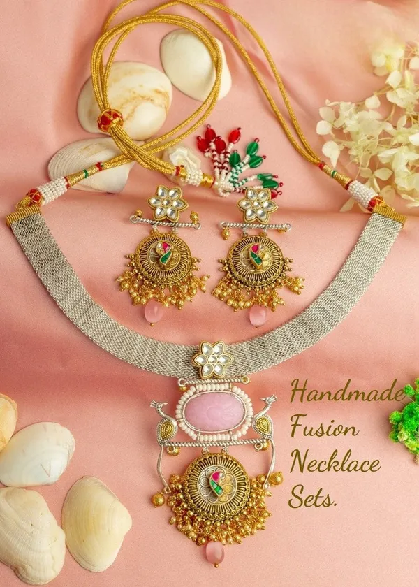 Pink_Elegant_Design_Kaveri_Necklace_For_Women
