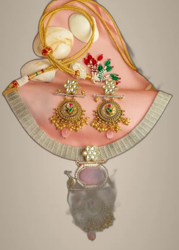 Pink_Elegant_Design_Kaveri_Necklace_For_Women