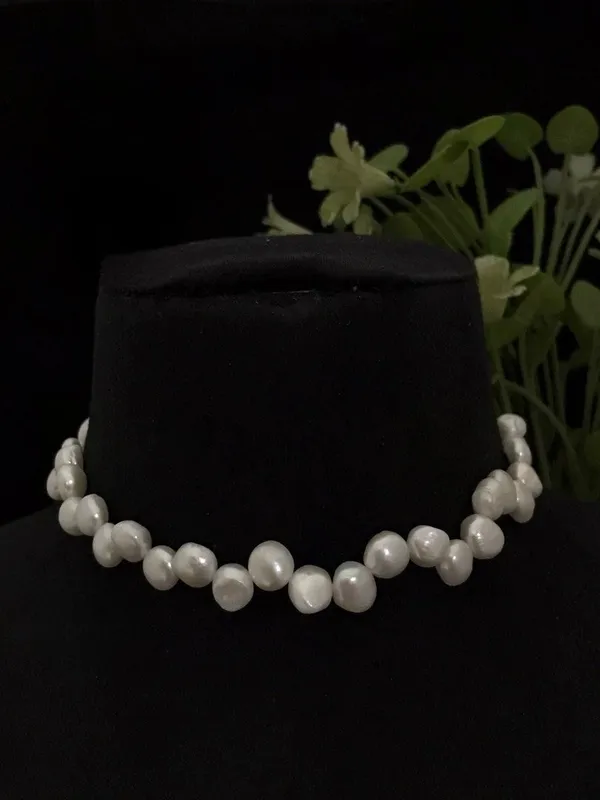 White_Elegant_Design_Real_Pearl_Blakely_Choker_For_Women