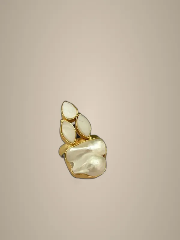 White_Elegant_Design_Real_Pearl_Maria_Ring_For_Women