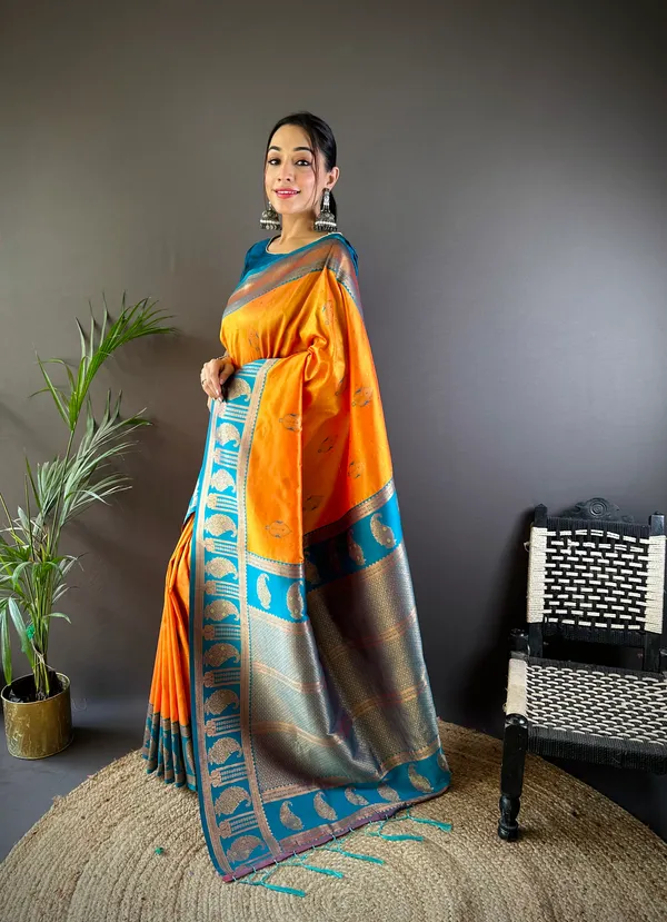 Orange_&_Pallu_In_Blue_Elegant_Silk_Saree_With_Contrasting_Red_Pallu_And_Zari_Work