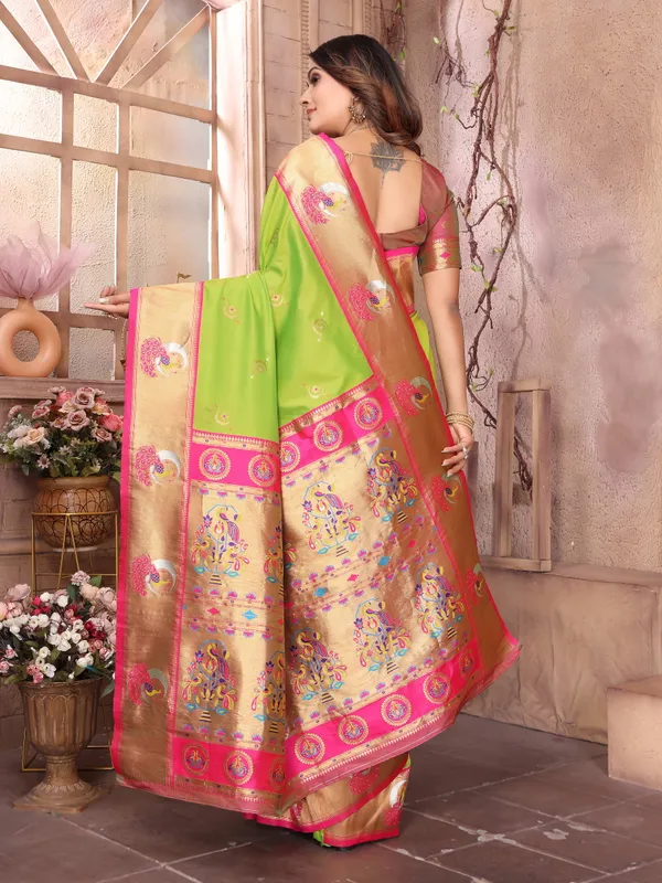 Parrot_Green_&_Pink_Banarasi_Silk_Saree_With_Vibrant_Accents_And_Traditional