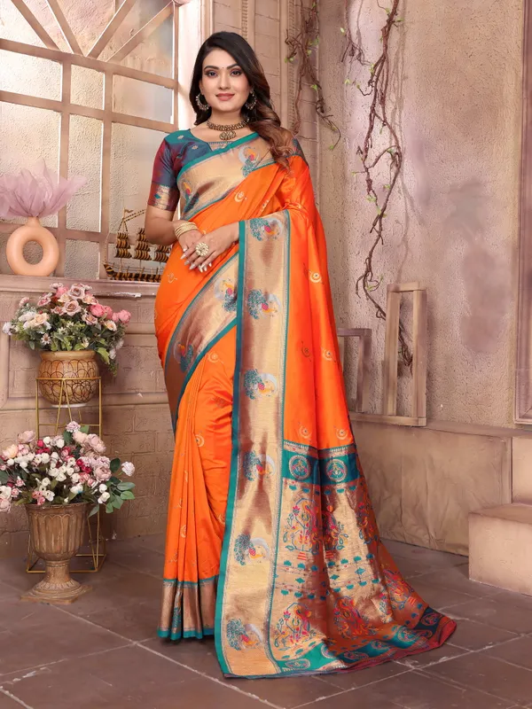 Navy_Blue_&_Ruby_Red_Silk_Saree_With_Traditional_Woven_Zari_Motifs_And_Opulent_Pallu
