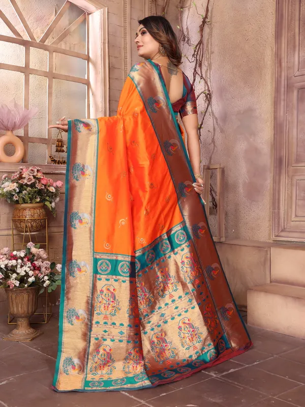 Navy_Blue_&_Ruby_Red_Silk_Saree_With_Traditional_Woven_Zari_Motifs_And_Opulent_Pallu