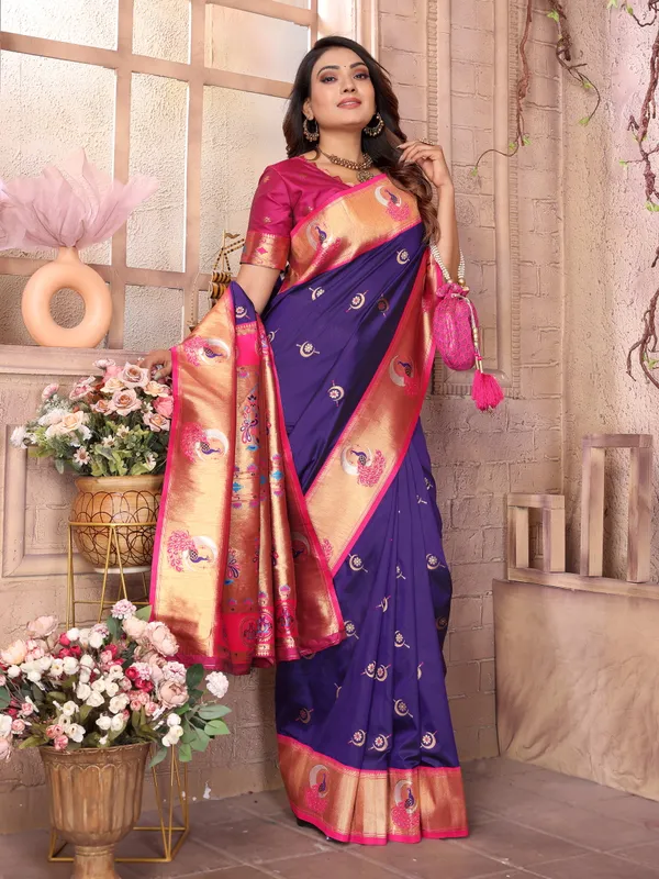 Navy_Blue_&_Crimson_Red_Silk_Saree_With_Traditional_Zari_Woven_Motifs_And_Rich_Pallu