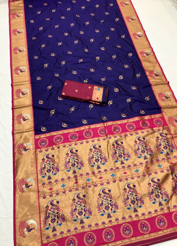 Navy_Blue_&_Crimson_Red_Silk_Saree_With_Traditional_Zari_Woven_Motifs_And_Rich_Pallu