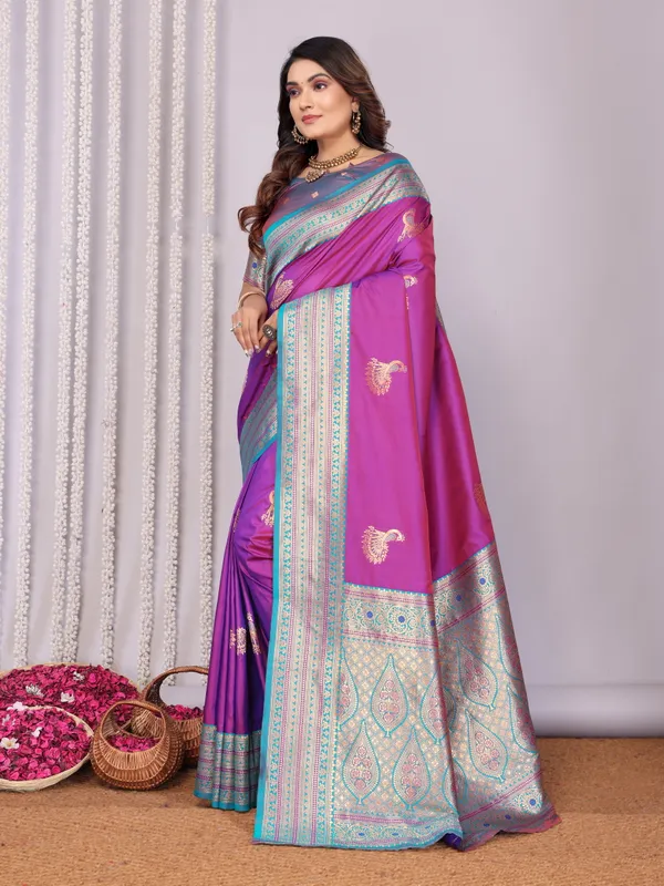 Magenta_Vibrant_Dual-Tone_Silk_Saree_With_Peacock_Motifs