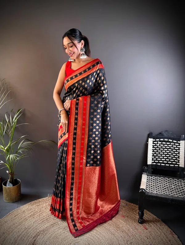 Black_&_Red_Vibrant_Khun_Saree_With_A_Distinctive_Grey_Pallu_Adorned