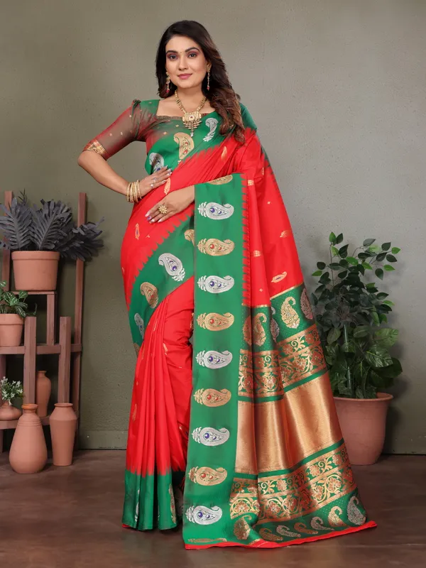Red_&_Green_Pure_Silk_Kanchipuram_Saree_With_Rich_Zari_Pallu_And_Contrast_Exquisite_Handwork_Stitched_Blouse_Piece