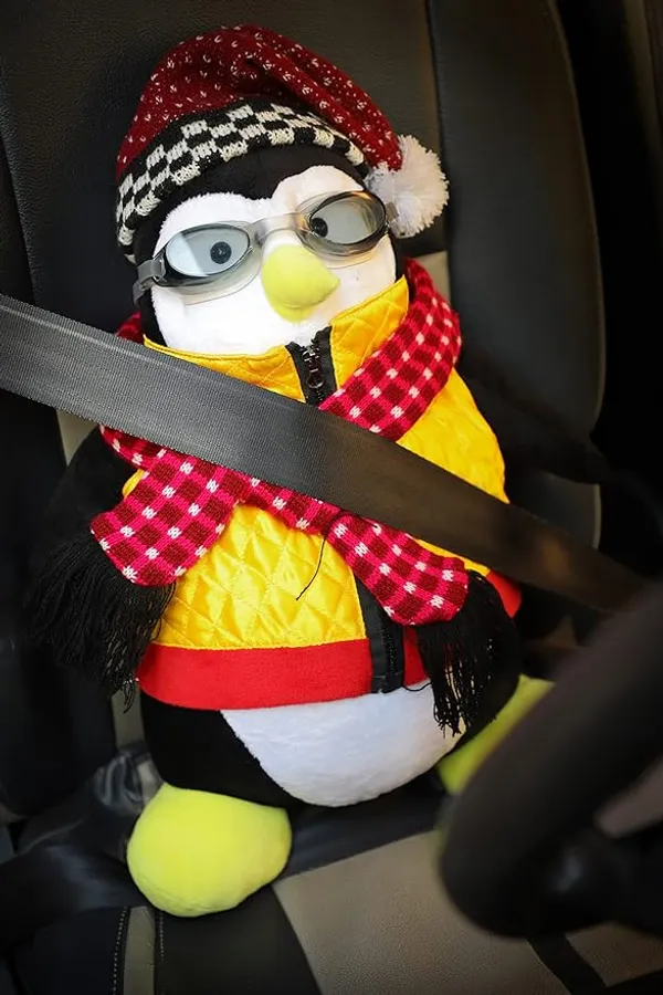 Hugsy_40_cm_from_F.R.I.E.N.D.S_|_Quirky_Birthday_Gifts_|_Plush_Doll_|_Joey's_Penguin_Pal_|_Stuffed_Animal_|_Friends_TV_Show_|_Gift_for_All_|_Friends_Merchandise