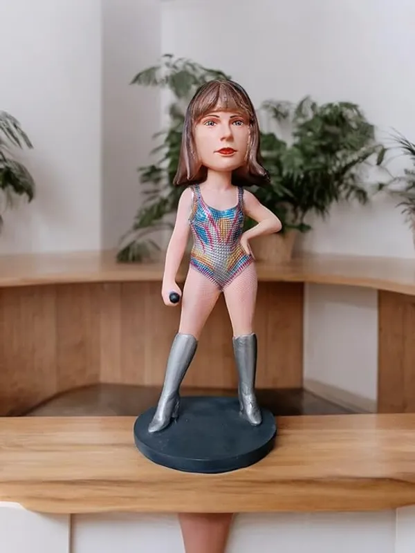 Taylor_Swift_Eras_Tour_Bobblehead_-_14_cm_|_Handmade_|_Swiftie_|_Taylor_Swift_Merchandise