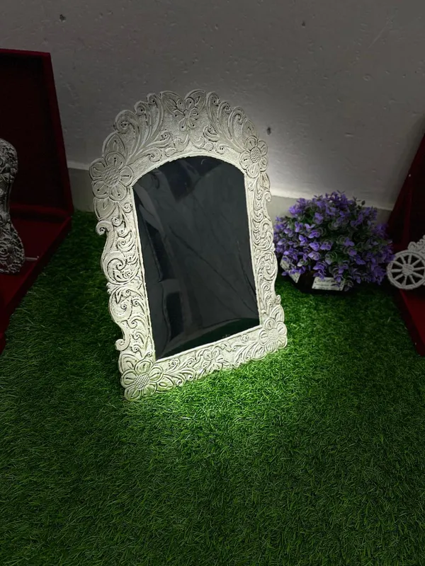 01_Oval_Photo_Frame_Oxidized_Finish