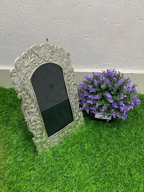 01_Oval_Photo_Frame_Oxidized_Finish