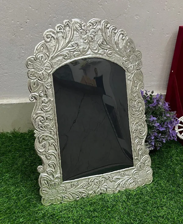 01_Oval_Photo_Frame_Oxidized_Finish
