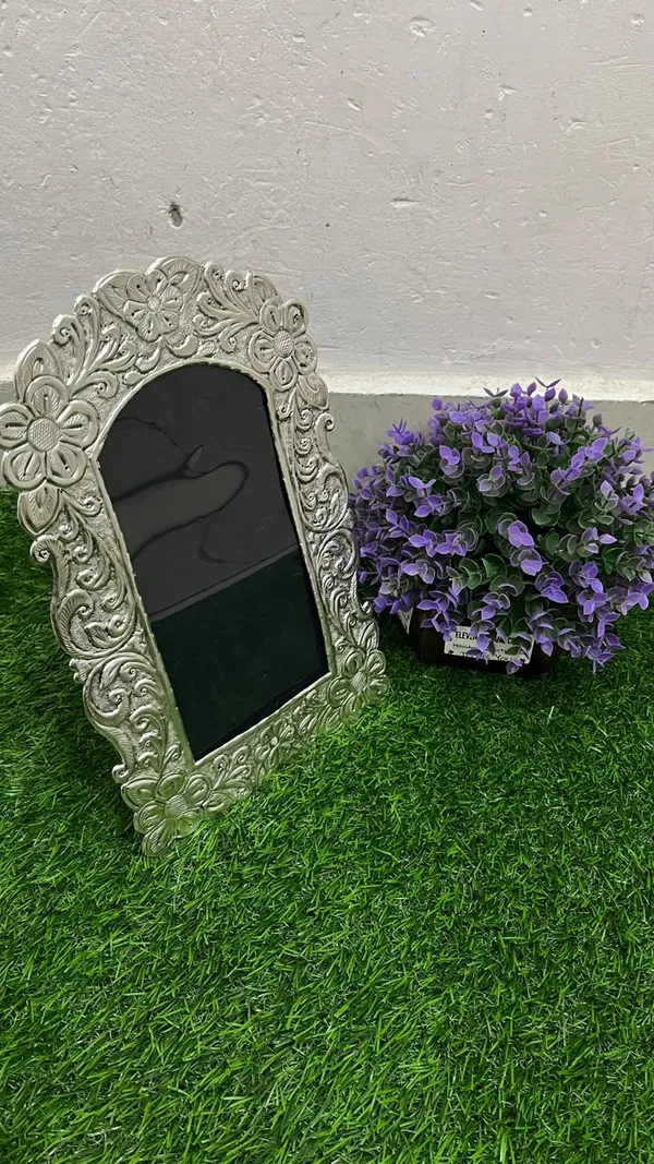 01_Oval_Photo_Frame_Oxidized_Finish