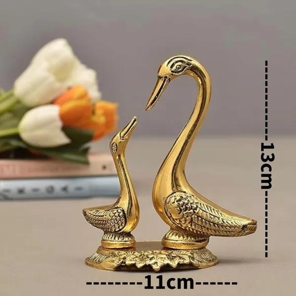 Golden_Metal_Traditional_Duck_Shaped_Showpiece