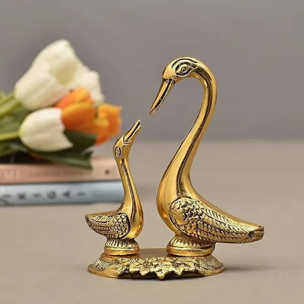 Golden_Metal_Traditional_Duck_Shaped_Showpiece