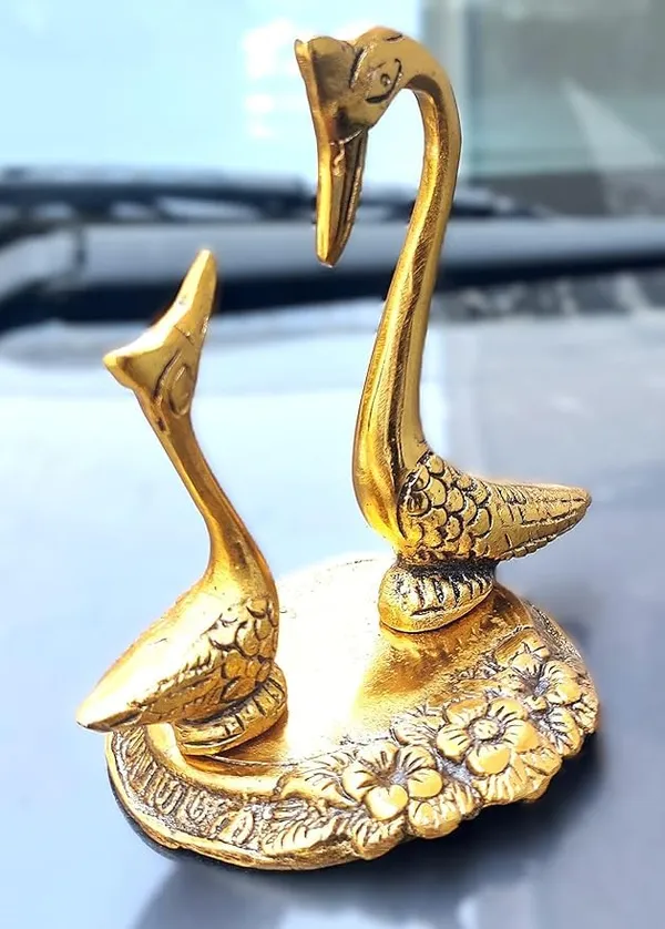 Golden_Metal_Traditional_Duck_Shaped_Showpiece