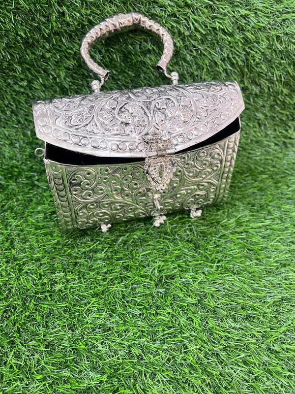 1_pcs_Metal_Hand_Clutch_Purse/Sling_Purse_for_Women_(Silver)