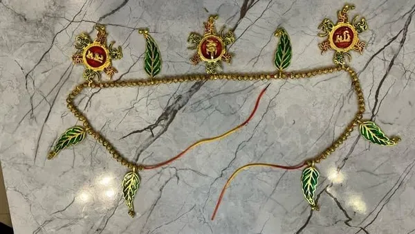 Golden_Antique_Hanging_Home_Decor_For_All_Day