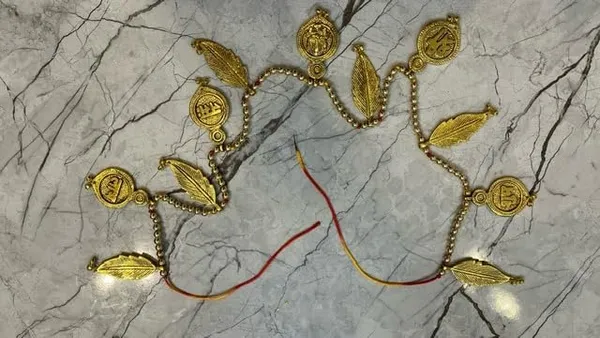 Golden_Antique_Hanging_Home_Decor_For_All_Day