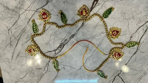Golden_Antique_Hanging_Home_Decor_For_All_Day