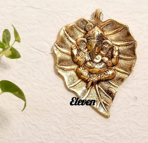 Golden_Brass_Polished_Art_Deco_Hanging_Ganesh_Leaf_For_Hindu_Festival_Day_Pooja
