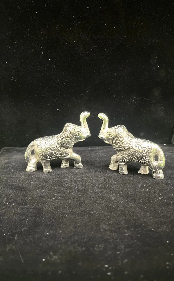 Gift_Elephant_Metal_Statue_Small_Size_Silver_Polish_2_pcs_Set_for_Showpiece_Enhance_Your_Home,Office_Table_Decorative_&_Gift_Article,Animal_Showpiece_Figurines
