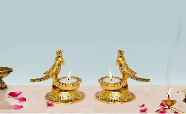 Golden_Metal_Lacquered_Modern_For_Birthday