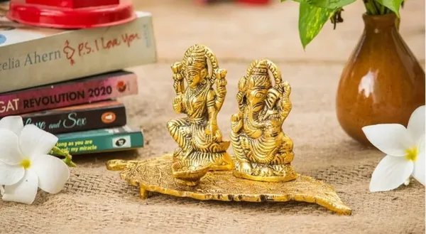 Golden_Metal_Glossy_Modern_Rectangular_Khatu_Shyam_Idol_For_Diwali