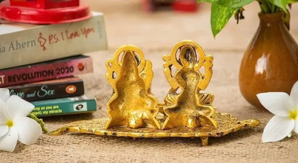 Golden_Metal_Glossy_Modern_Rectangular_Khatu_Shyam_Idol_For_Diwali