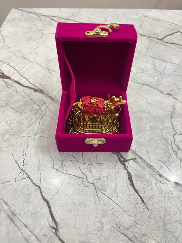 Kamdhenu_Cow_and_Calf_with_Krishna_Ji_&_Velvet_Box_Gold_Metal_Showpiece_|_Decorative_Gift_for_Home_and_Office