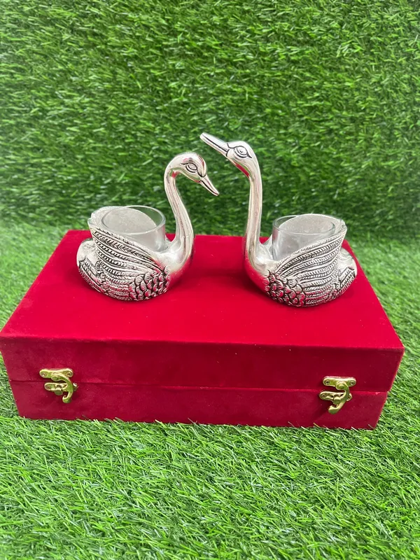 Silver_Plated_Dancing_Peacock_Showpiece_Candle_Holder_with_Tealight_Candle_and_with_Beautiful_Velvet_Box_Packing_for_Gifting_Anniversary_Valentine's_Day