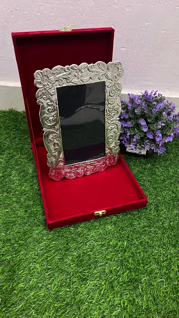 Tabletop_Crown_Photo_Frame