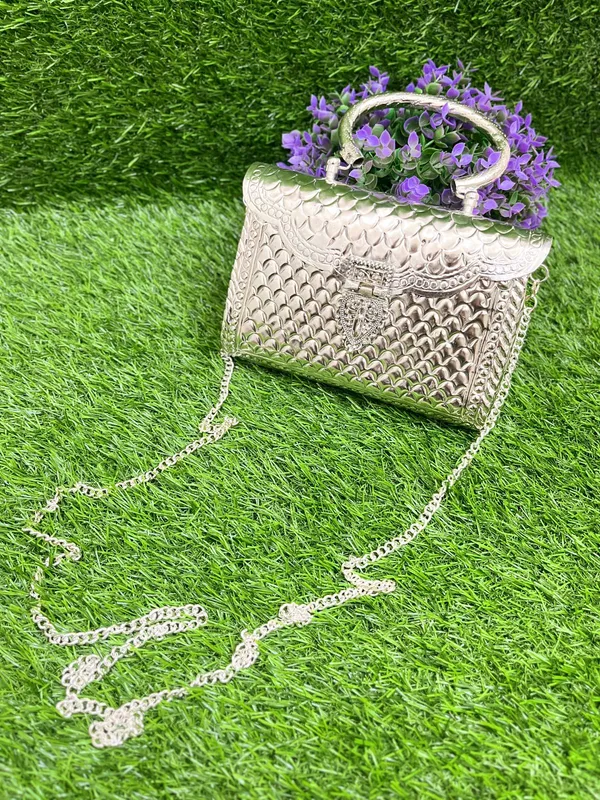 Women's_Clutch_(Handle_Silver_10077_Silver)
