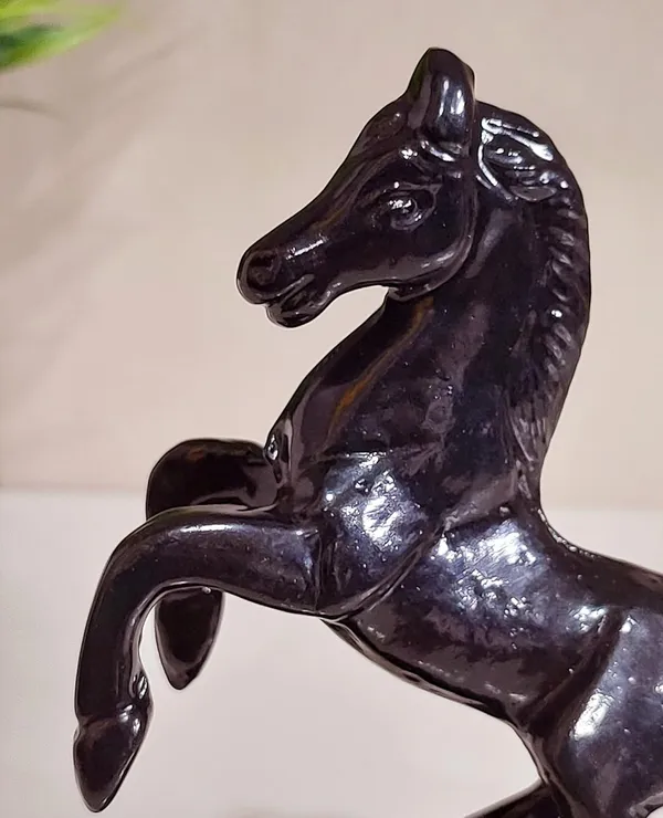 Z-Black_Finish_Jumping_Horse_Metal_Statue_for_Wealth,_Income_and_Bright_Future_&_Table_Top_Figurine_for_Living_Room,_Office_&_Bedroom