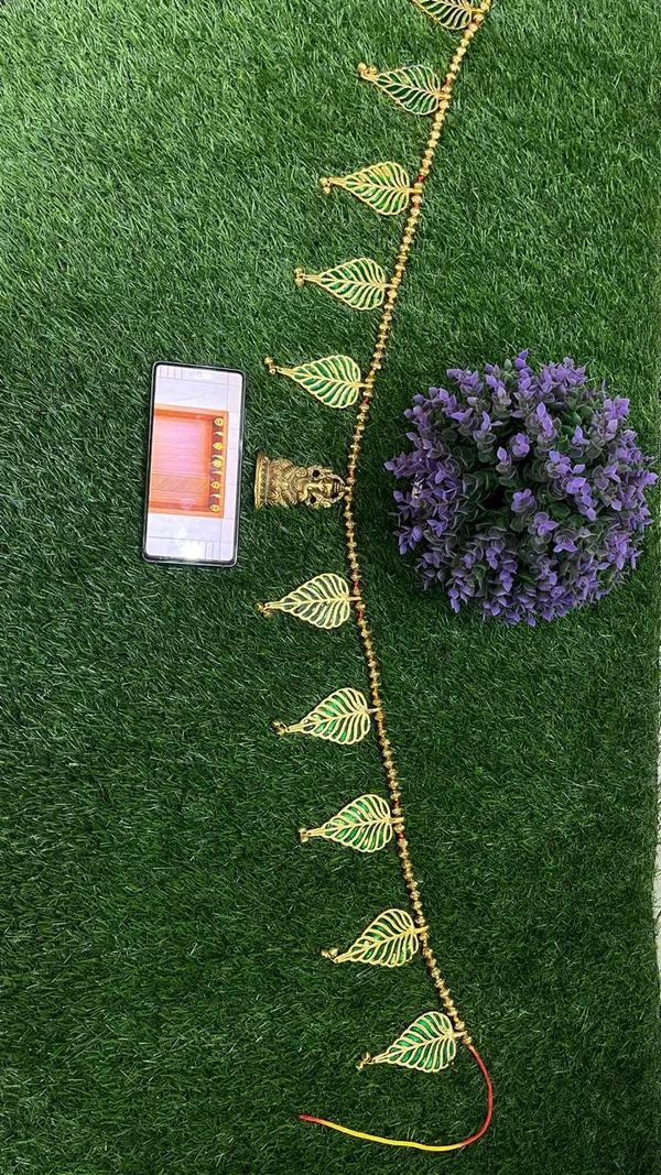 Golden_Antique_Hanging_Leaf_Shaped_Home_Decor