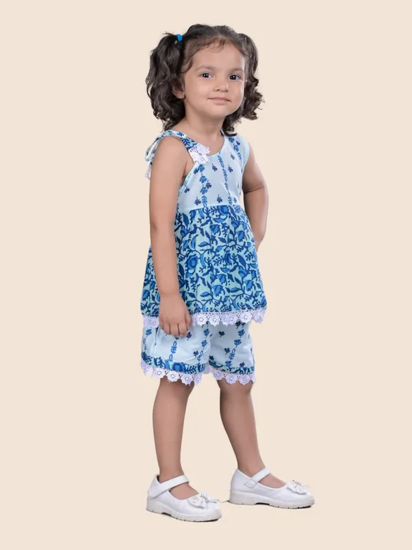 Printed_Cotton_One_Shoulder_Top_With_Shorts