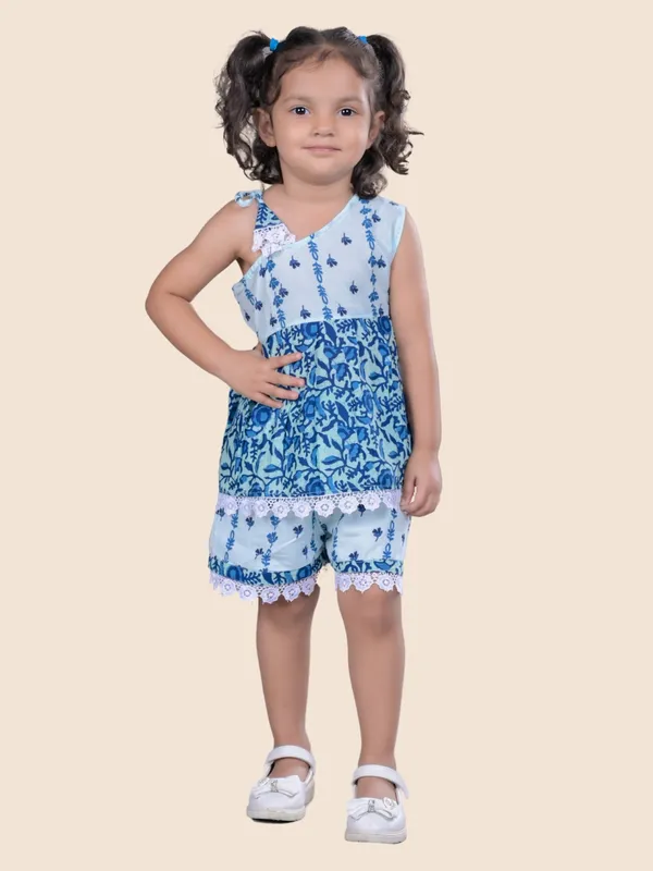 Printed_Cotton_One_Shoulder_Top_With_Shorts