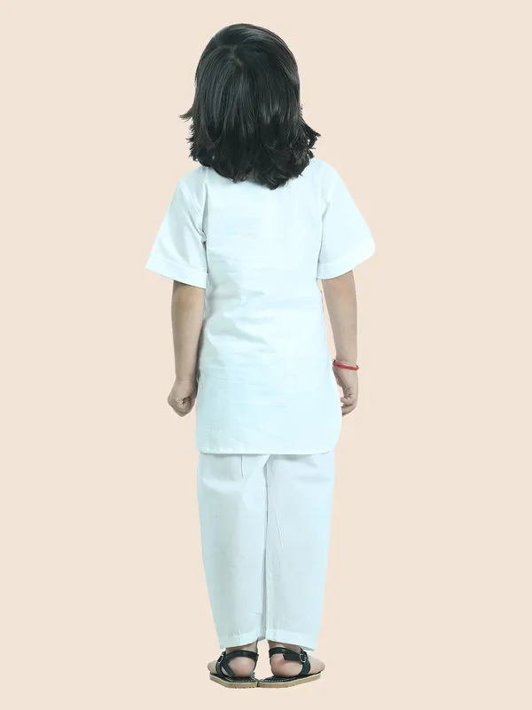 White_Pure_Cotton_Kurta_Pyjamas_Embellished_With_Lace