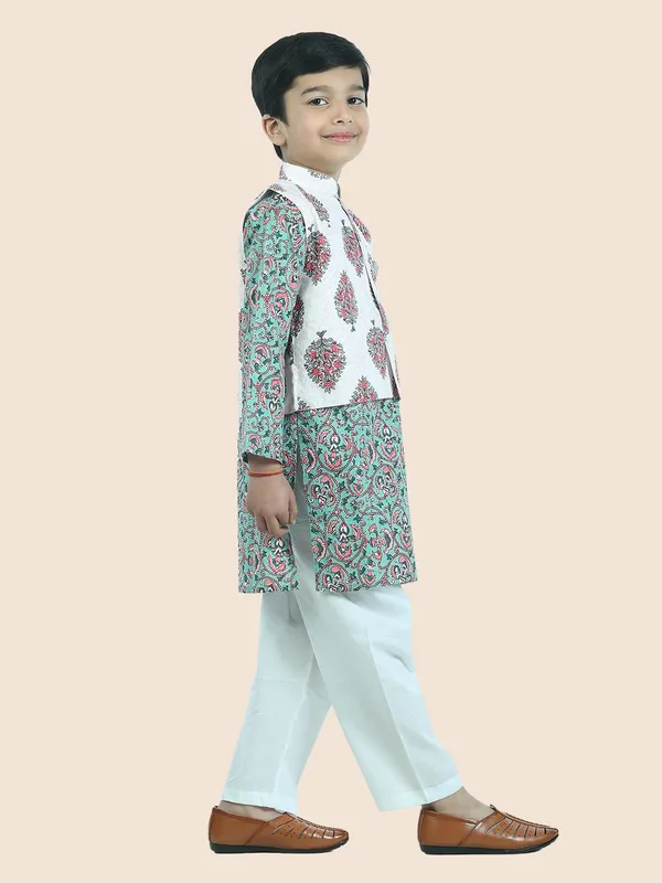 Pure_Cotton_Printed_Kurta_Pyjamas_With_Jacket