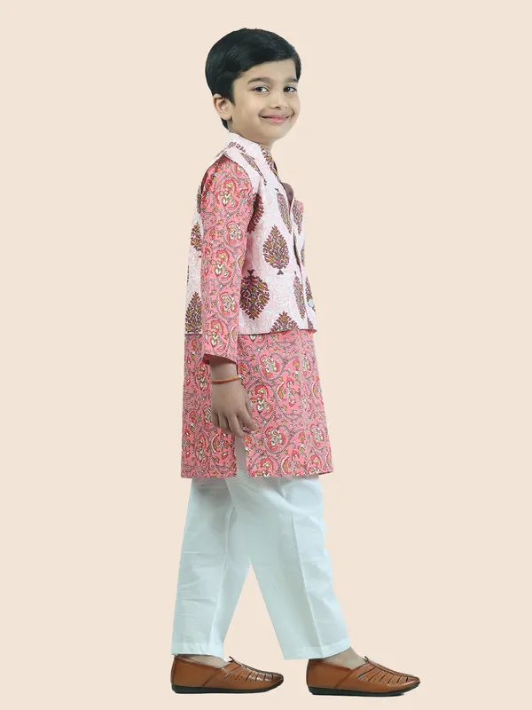 Pure_Cotton_Printed_Kurta_Pyjamas_With_Jacket