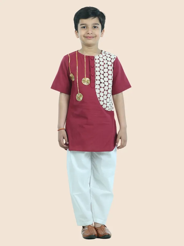 Maroon_Cotton_Kurta_Pyjamas_Embellished_With_Cotton_Lace