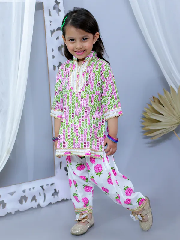 Pink_Pure_Cotton_Printed_Kurti_With_Patiala