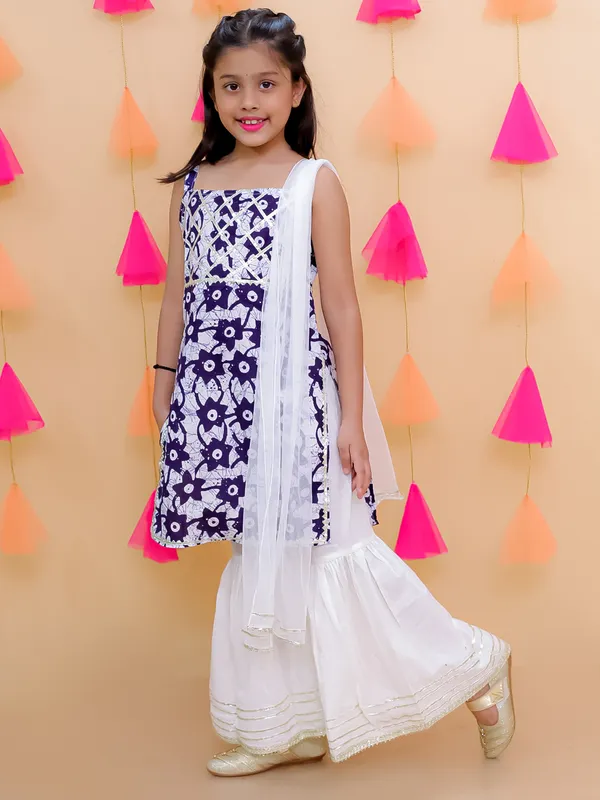 Blue_Pure_Cotton_Printed_Kurti_With_White_Sarara